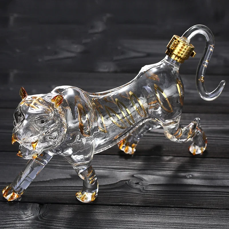 Wine Beer Spirits - Bonito tigre em forma de animal